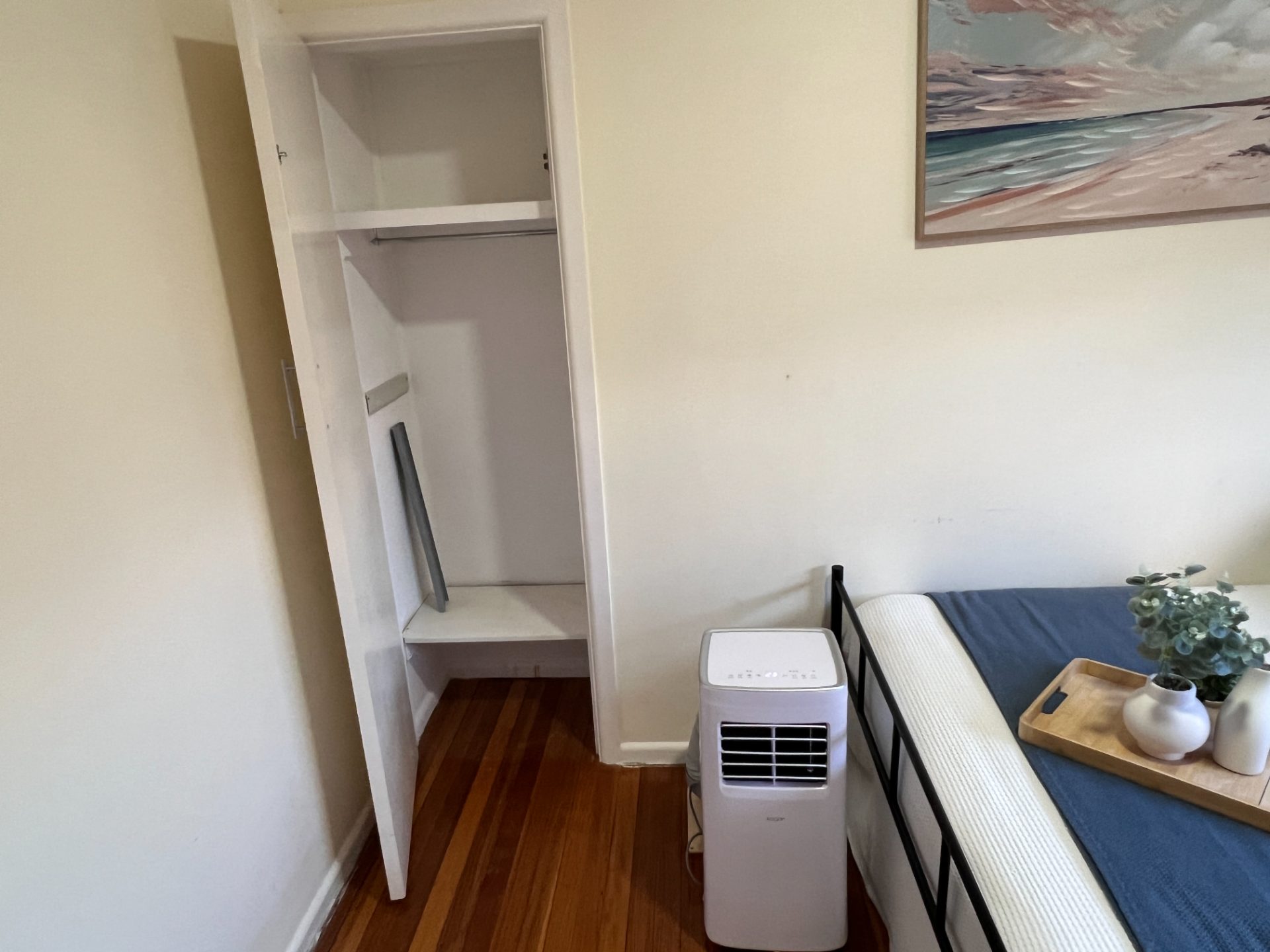 9 rooms in a share house, Burwood East, VIC