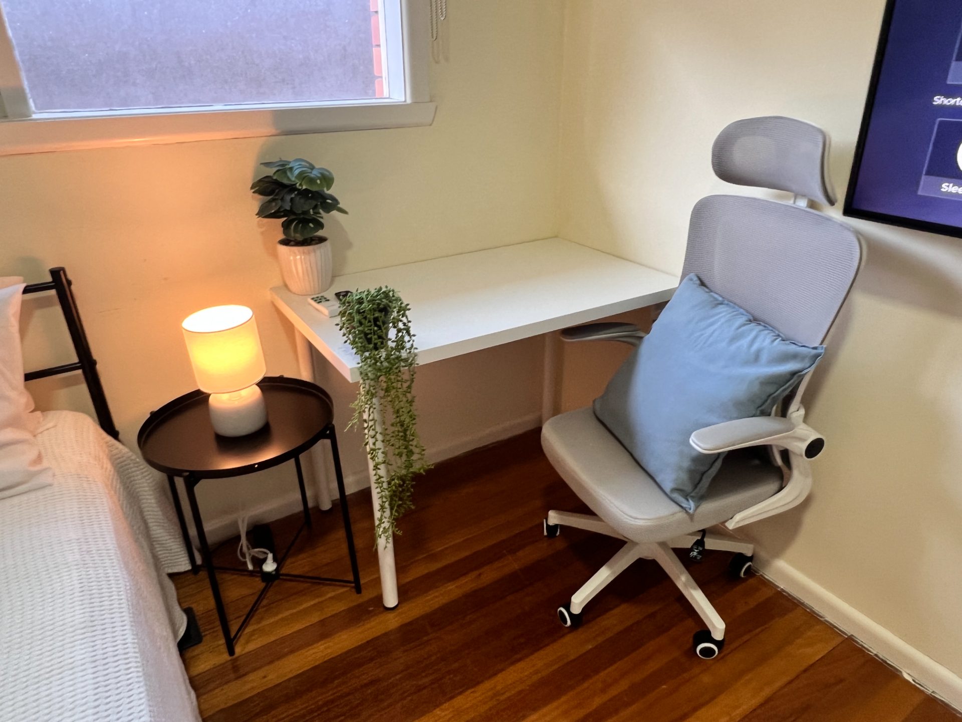 9 rooms in a share house, Burwood East, VIC