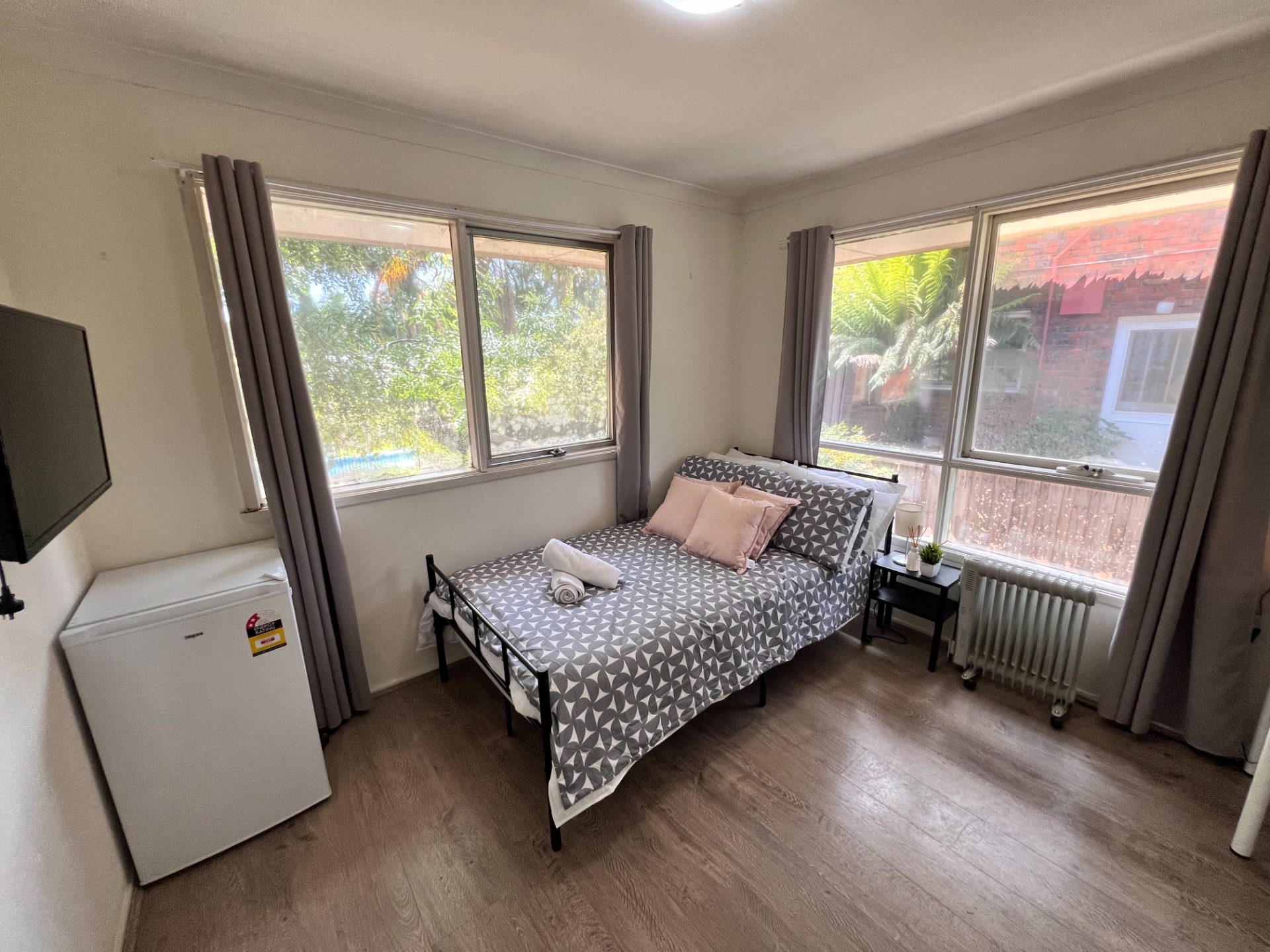 9 rooms in a share house, Mount Waverley, VIC