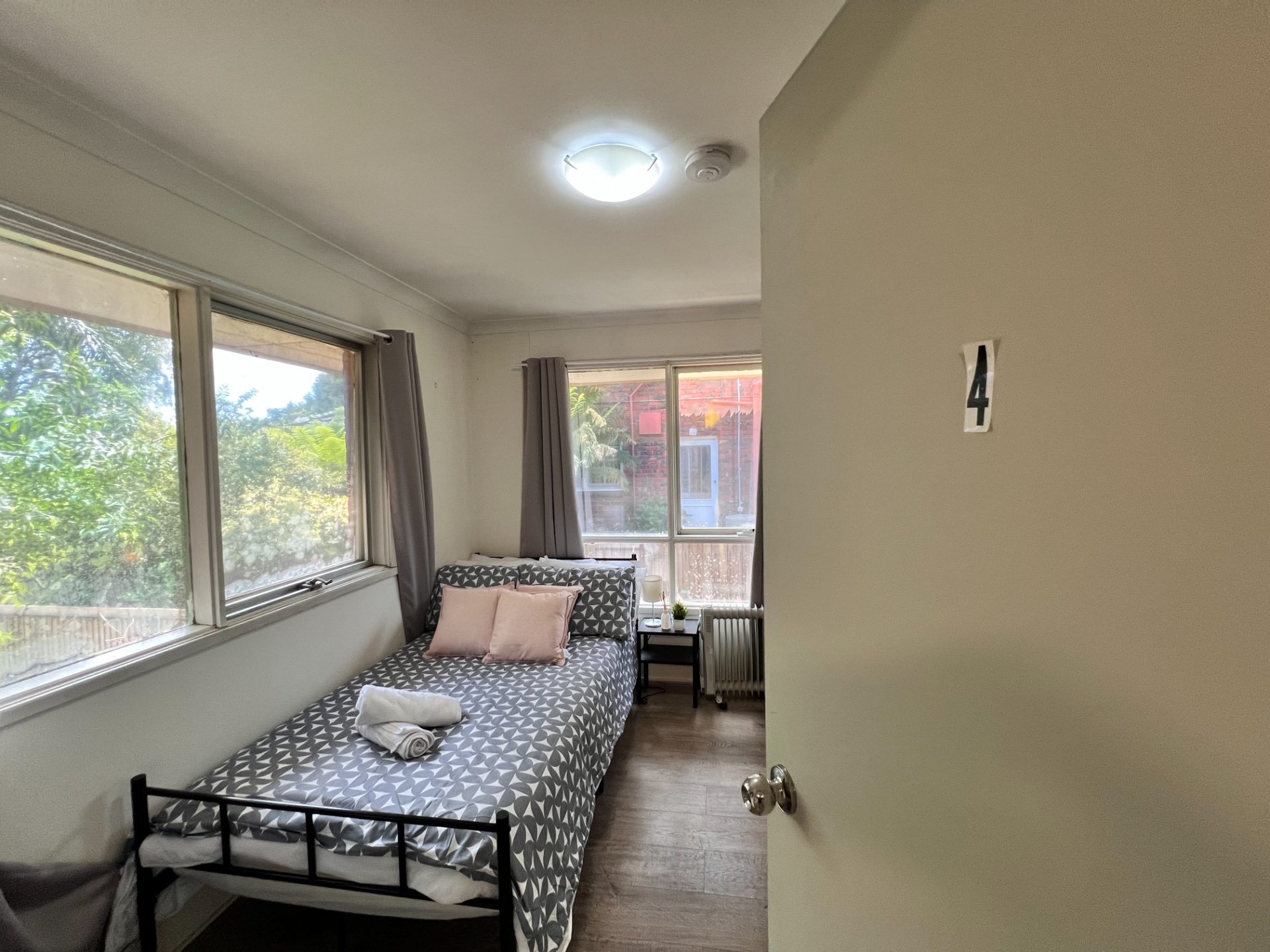 9 rooms in a share house, Mount Waverley, VIC