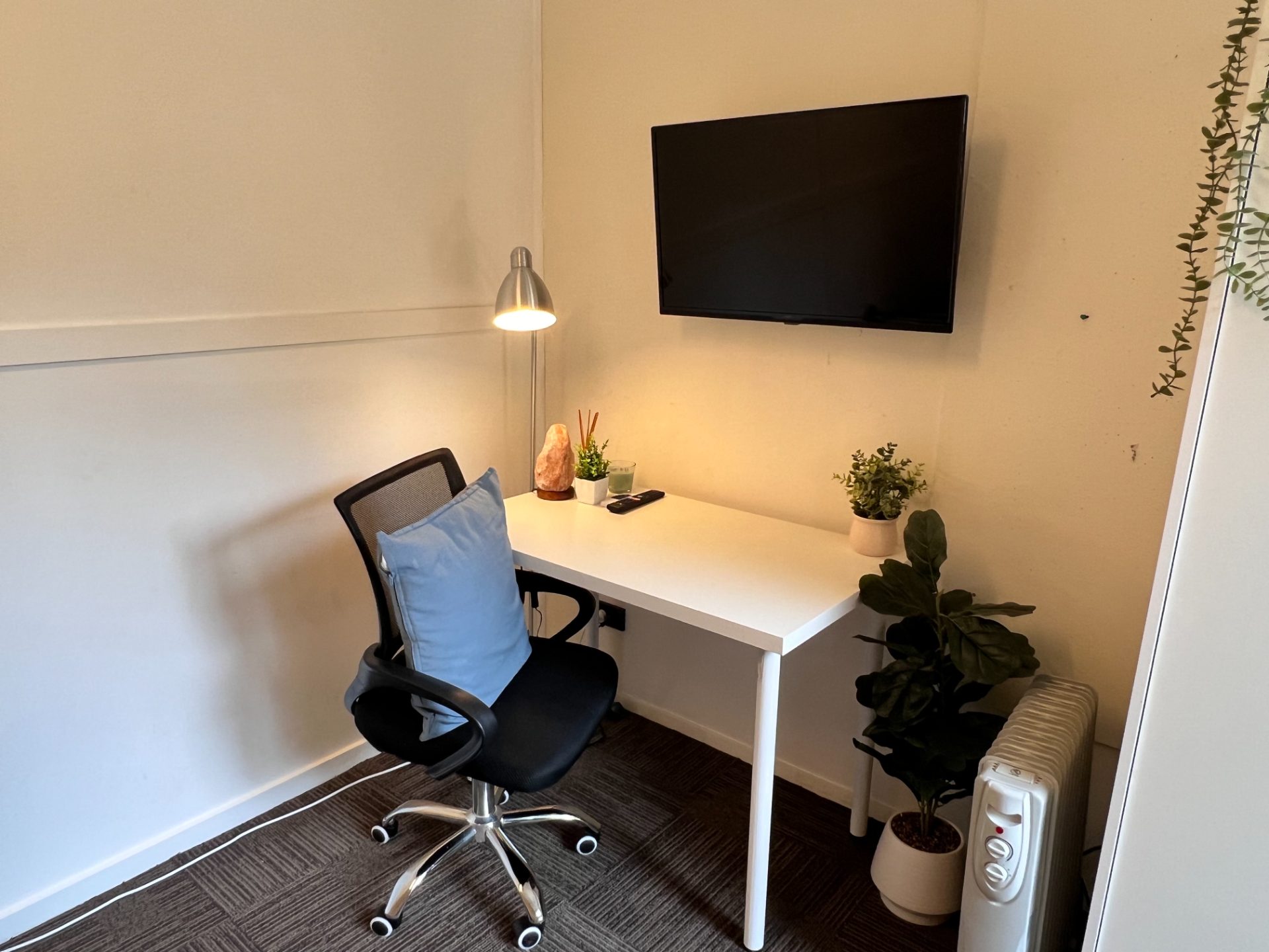 9 rooms in a share house, Mount Waverley, VIC
