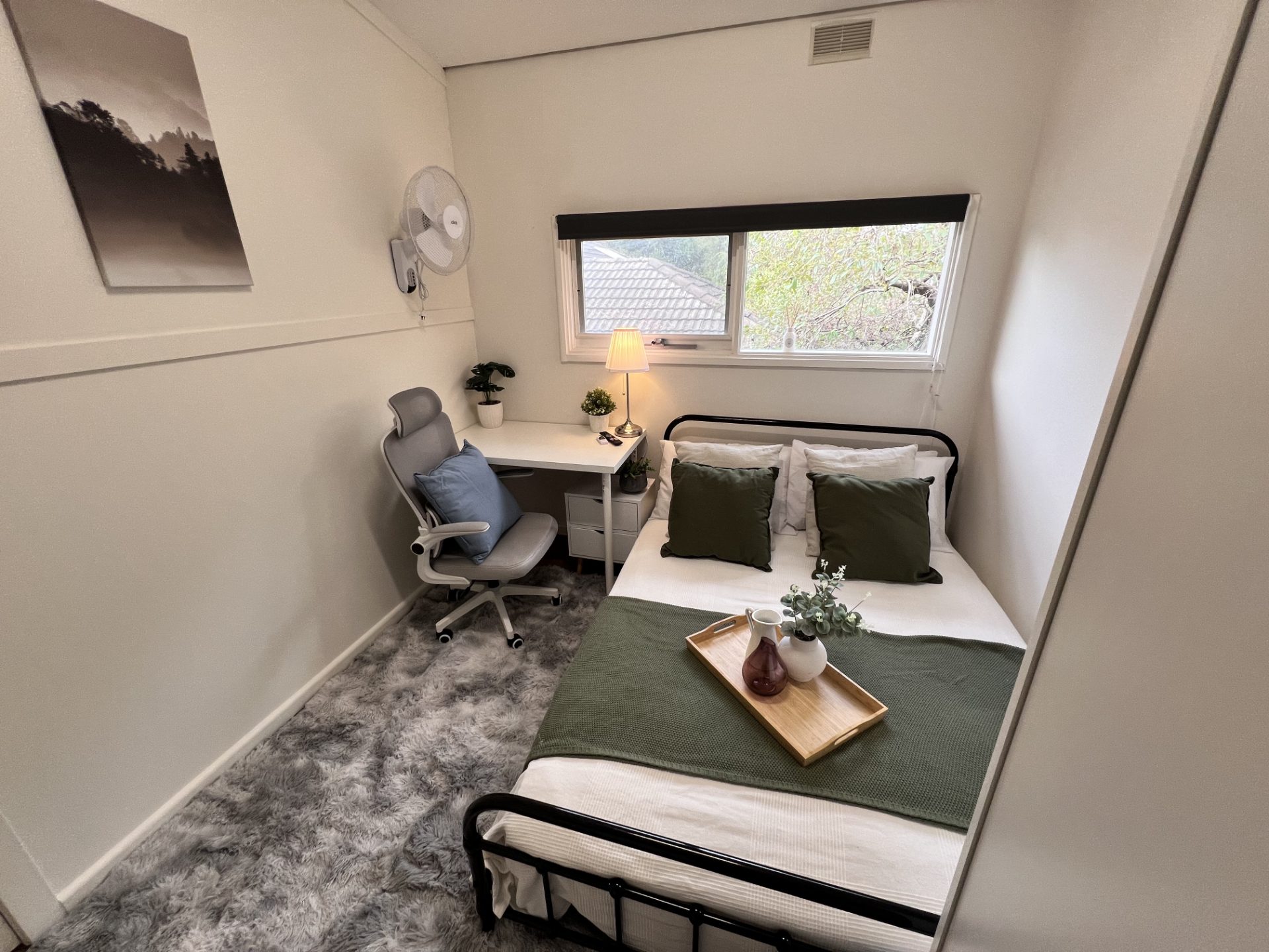 9 rooms in a share house, Burwood, VIC