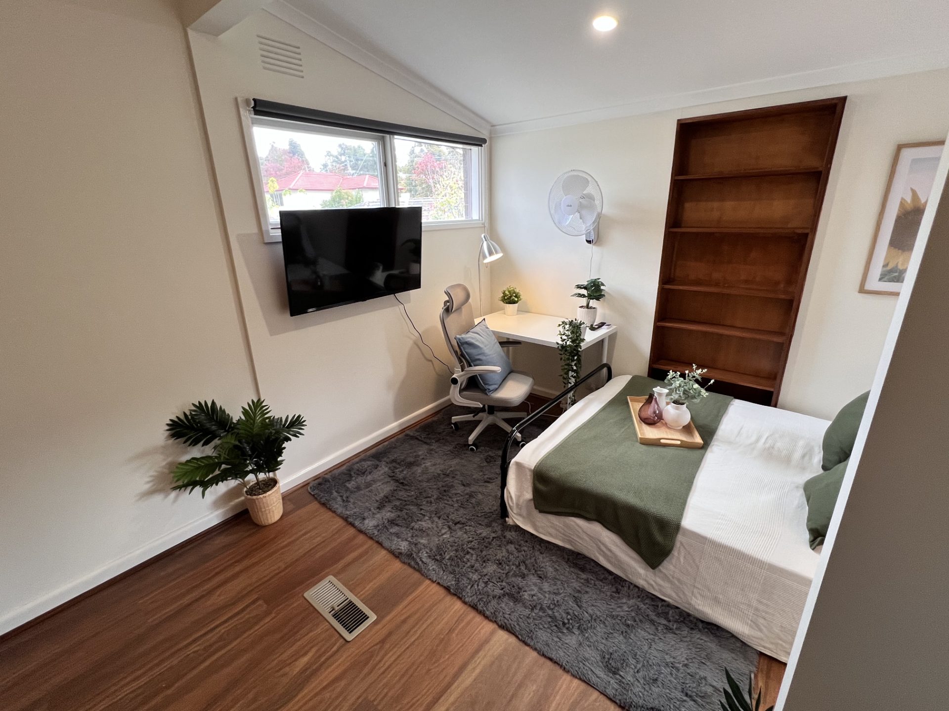9 rooms in a share house, Burwood, VIC