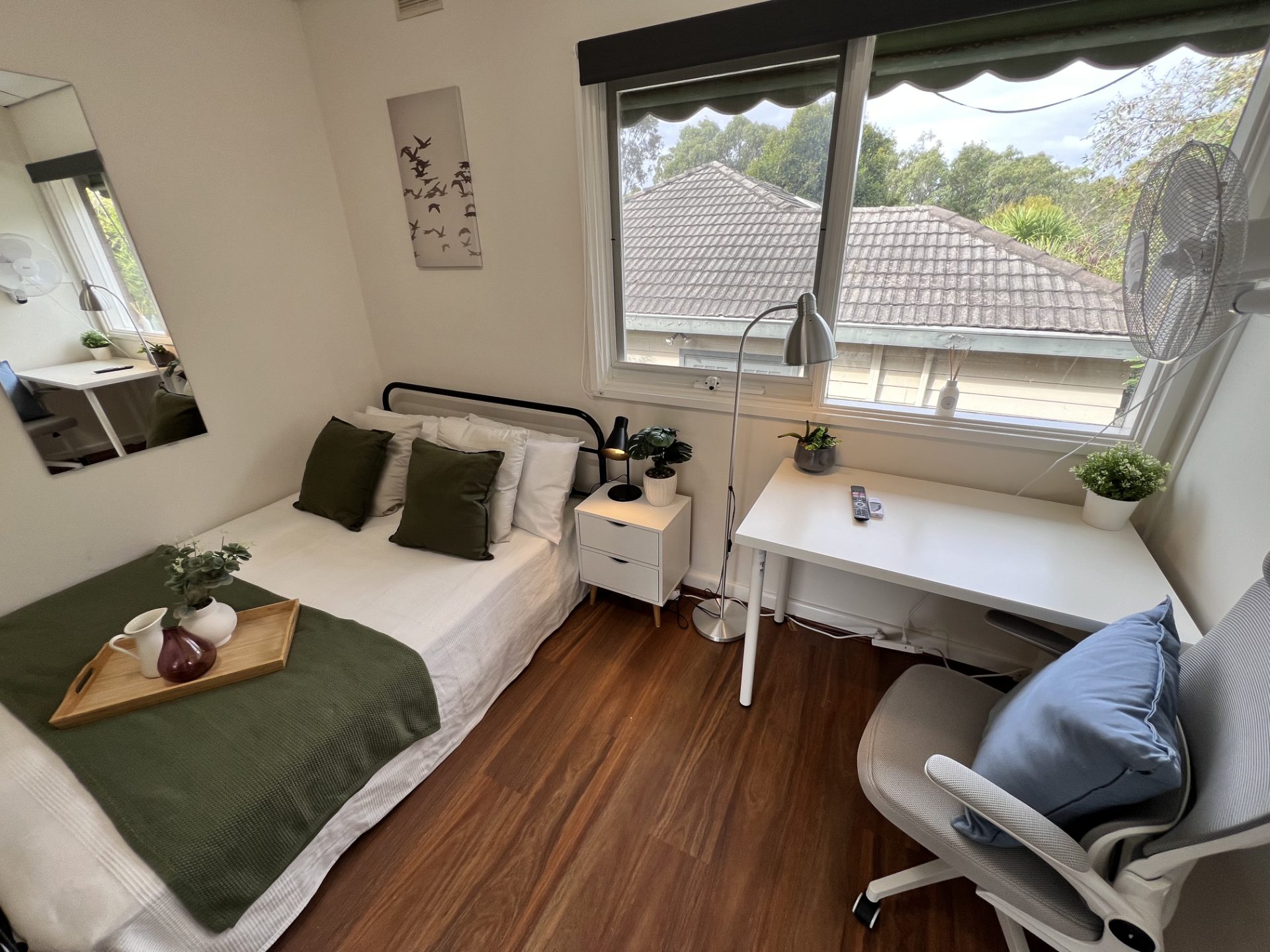 9 rooms in a share house, Burwood