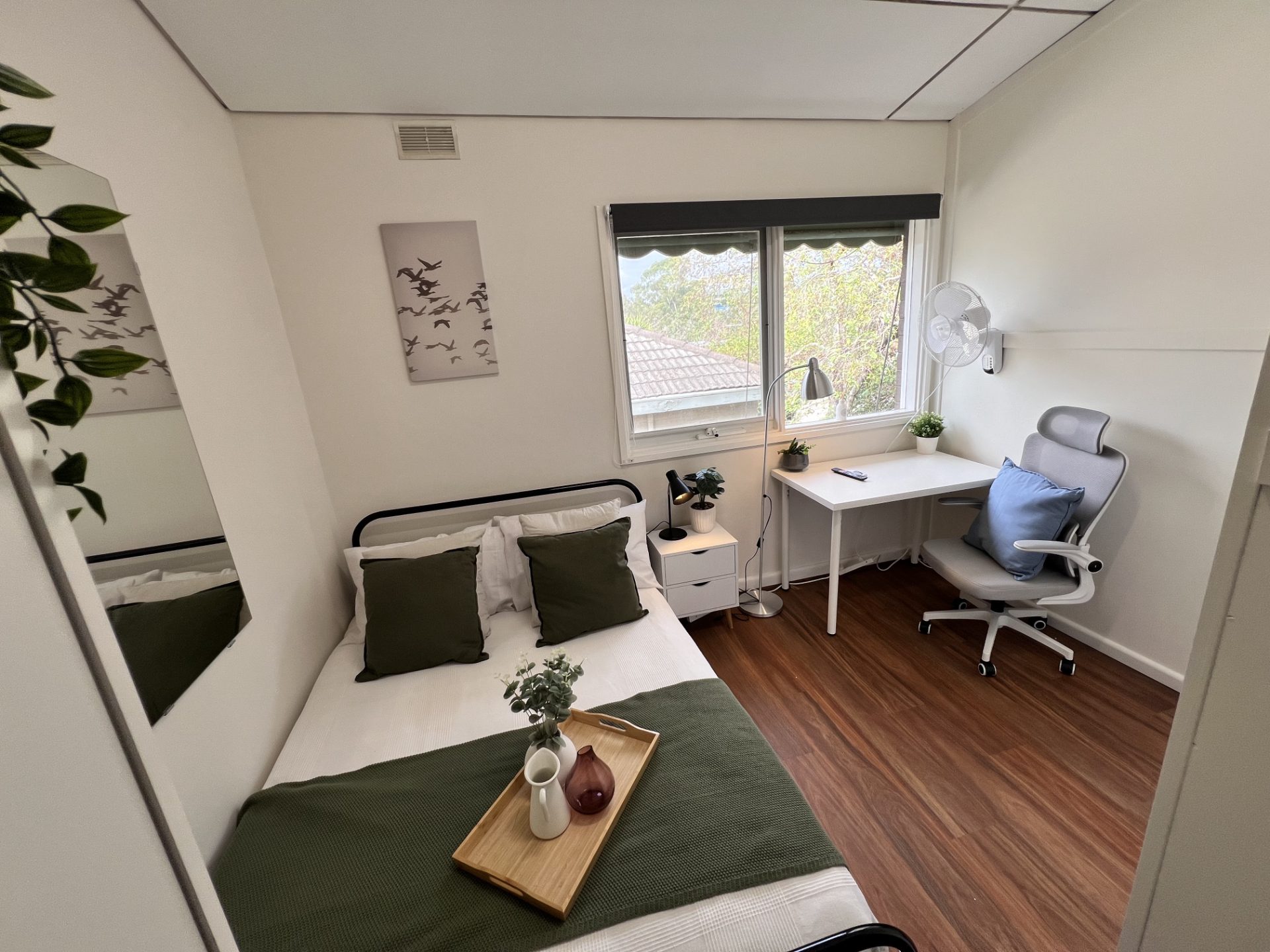 9 rooms in a share house, Burwood, VIC