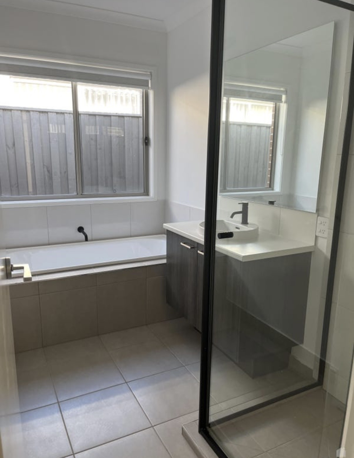 4 rooms in a share house, Mickleham