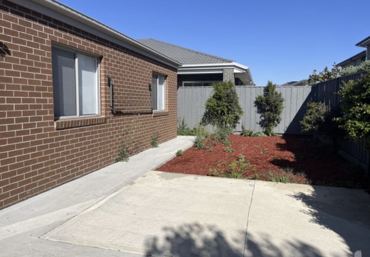 4 rooms in a share house, Mickleham