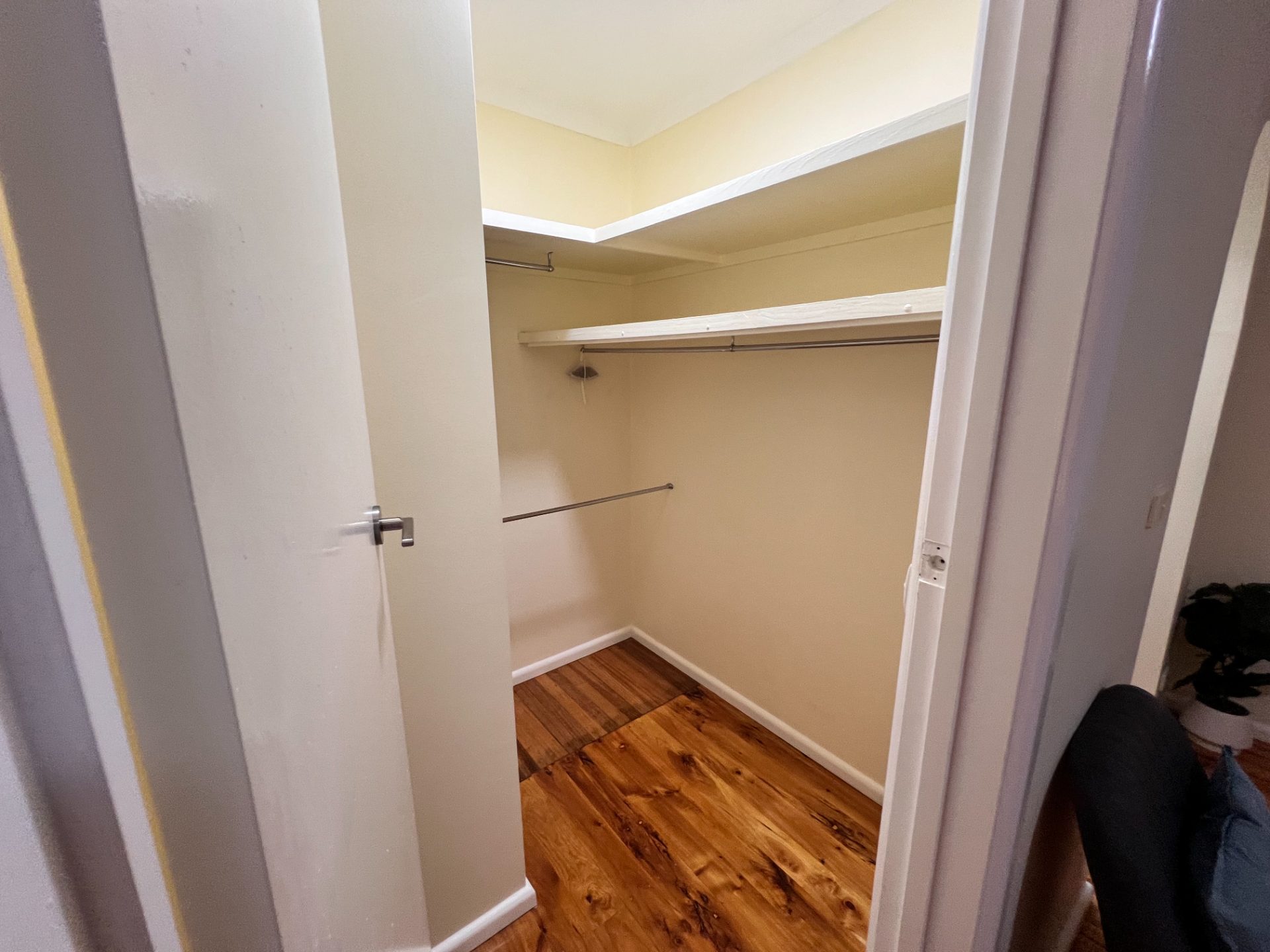 1 room available in a share house, Burwood East, VIC