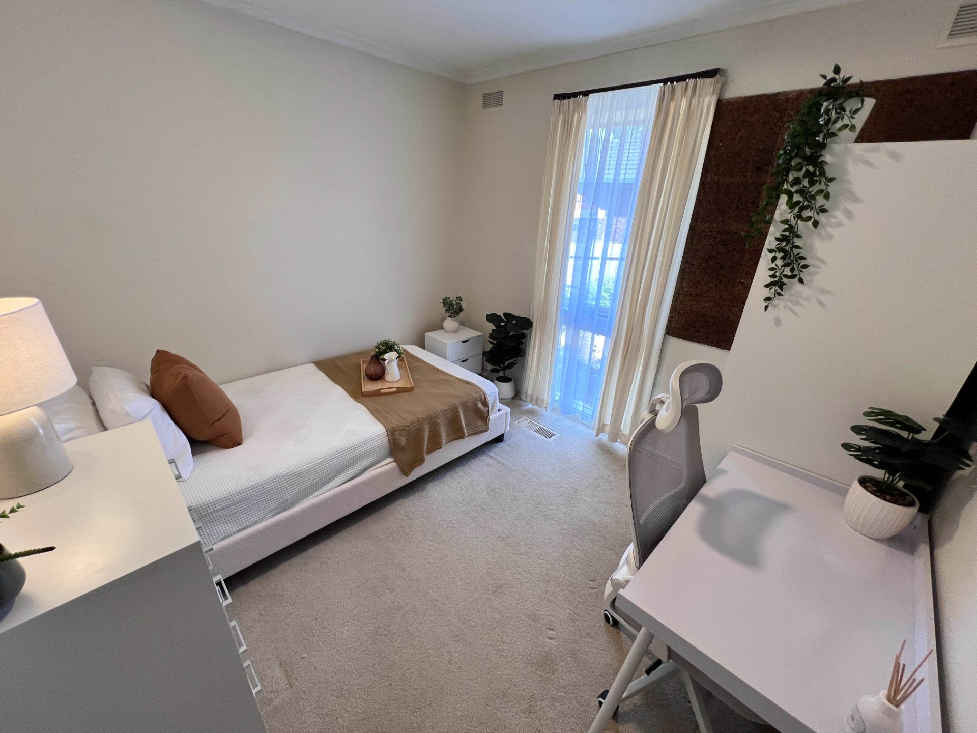 1 room available in a share house, Glen Waverley, VIC