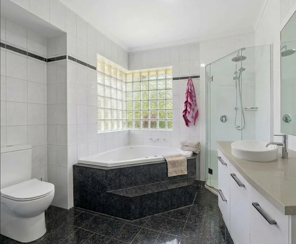 1 room available in a share house, Mount Waverley, VIC