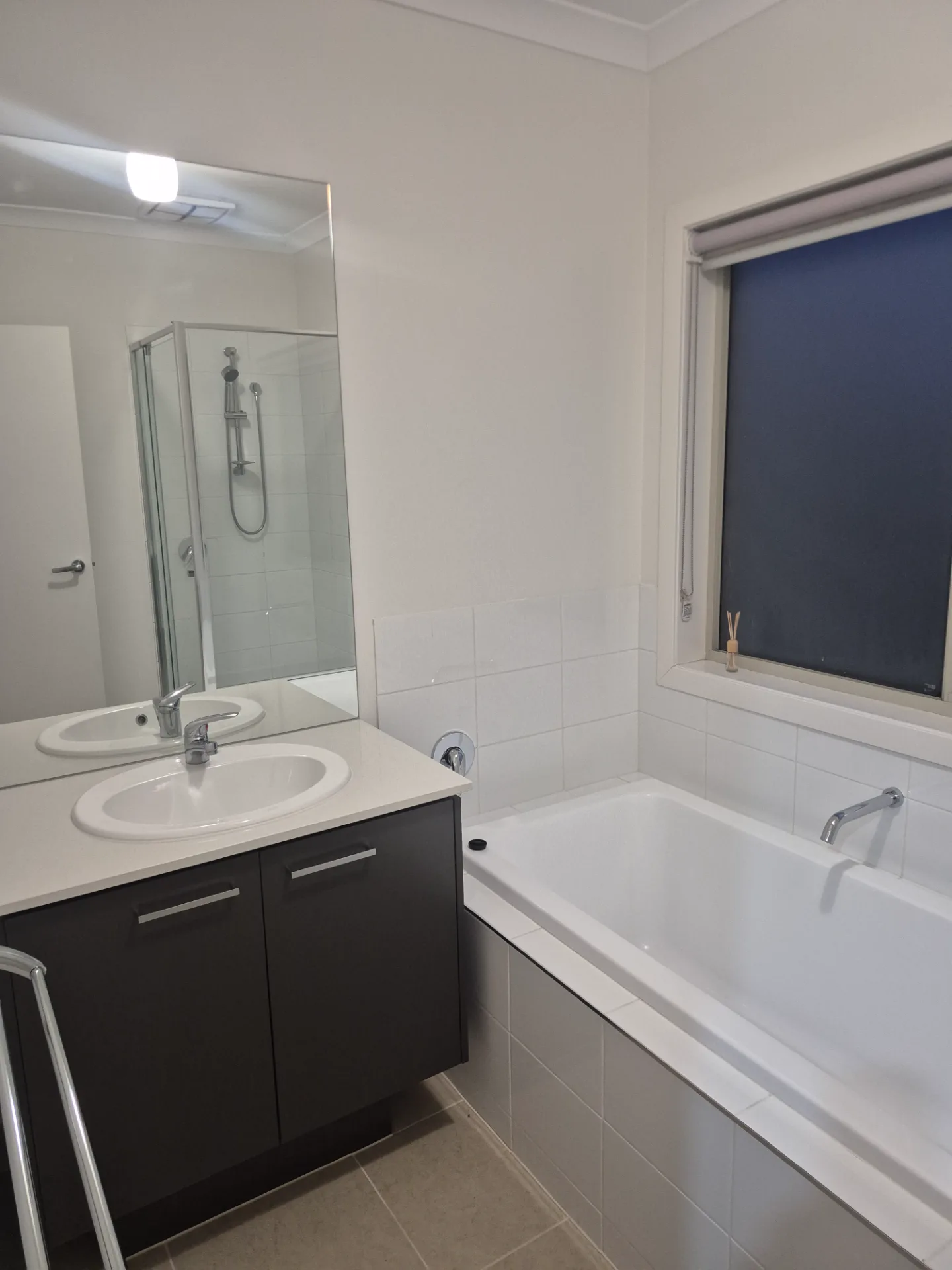 1 room available in a share house, Point Cook, VIC