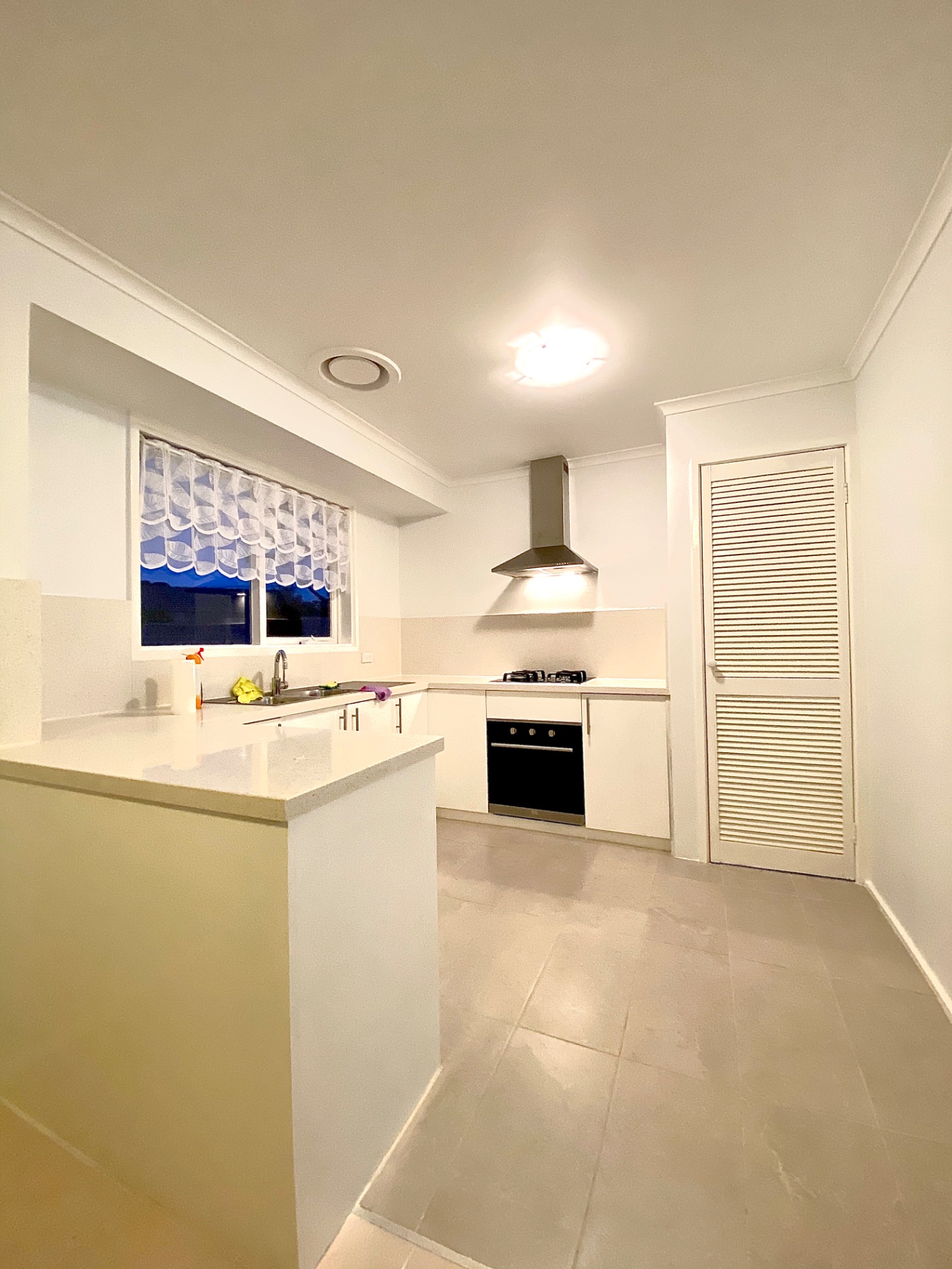 1 room available in a share house, St Albans, VIC