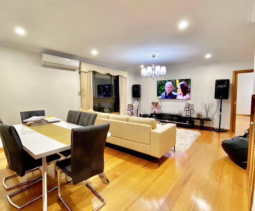 1 room available in a share house, St Albans, VIC