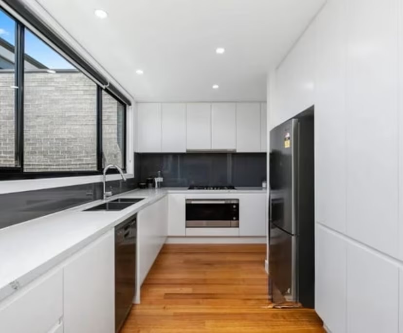 1 room available in a share house, South Kingsville, VIC
