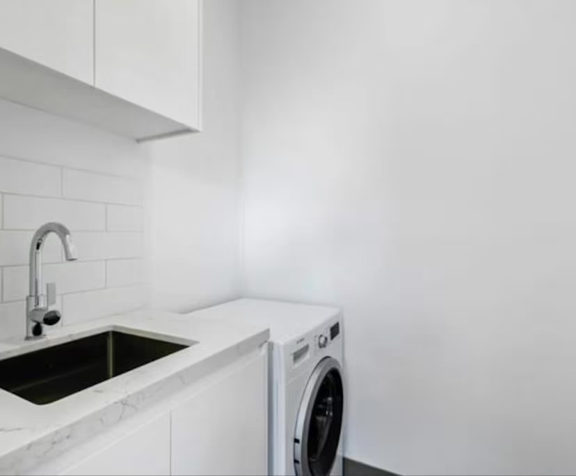 1 room available in a share house, South Kingsville, VIC