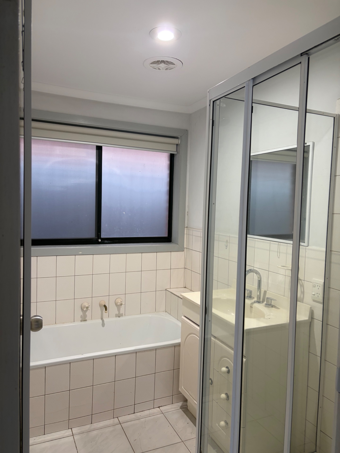1 room available in a share house, Kings Park, VIC