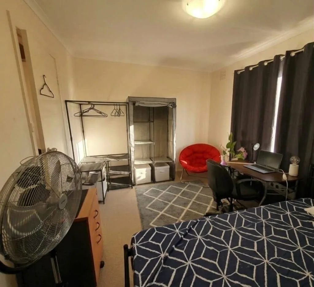 1 room available in a share house, Clayton, VIC