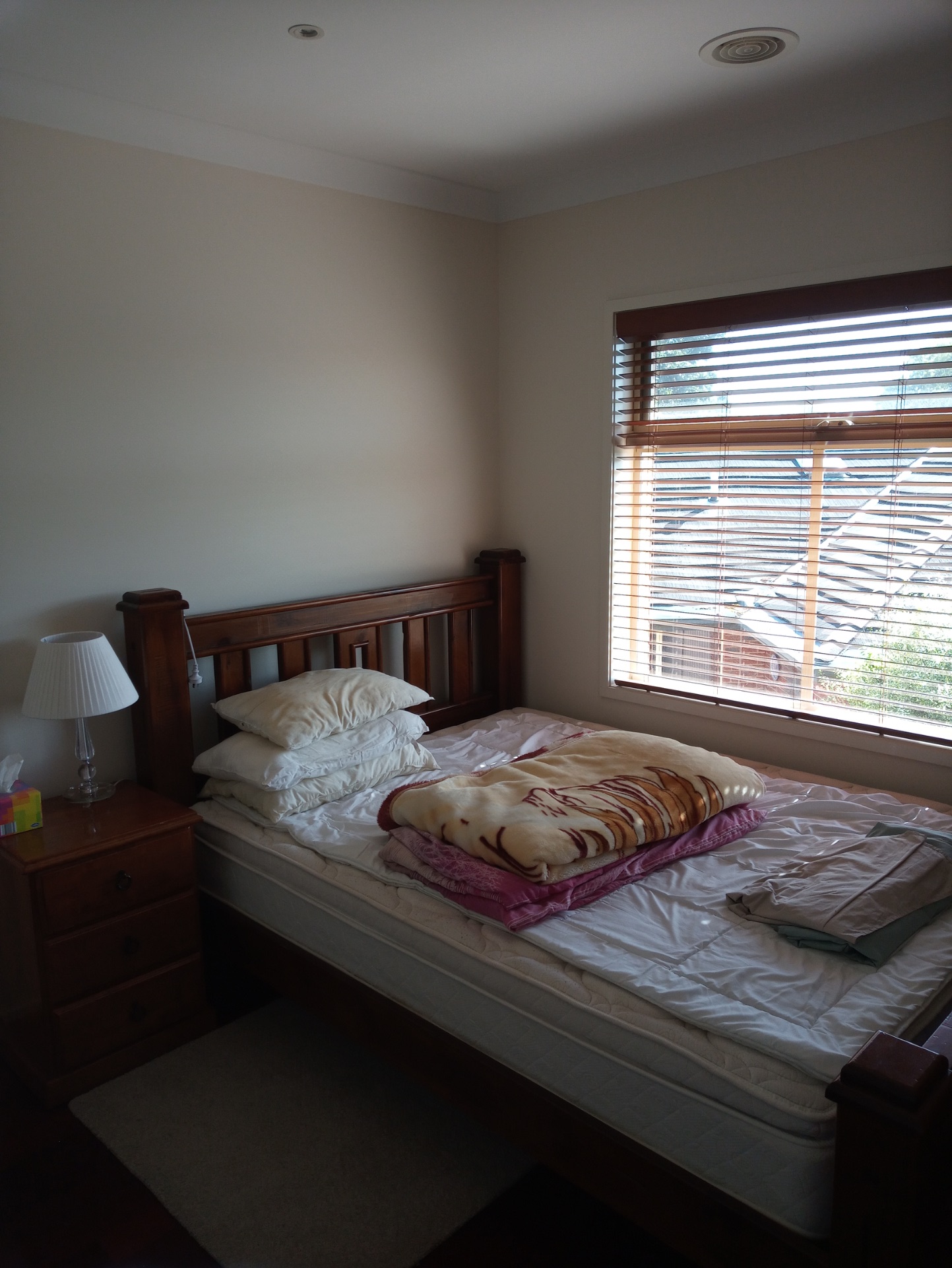 2 rooms available in a share house, Mount Waverley, VIC